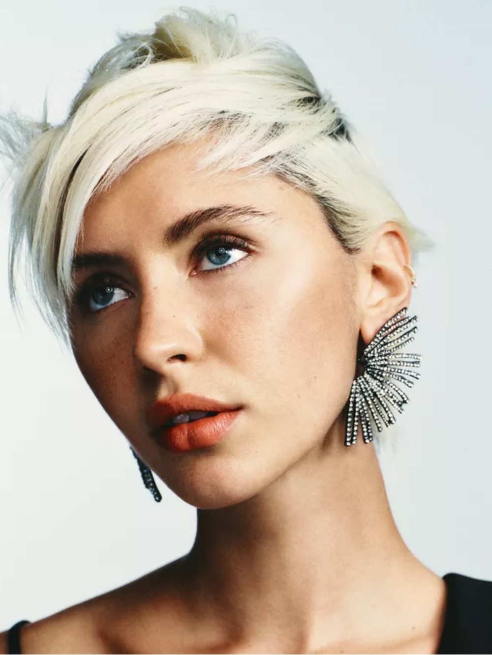 NWT. Zara Anthracite Grey Sparkly Metal Fan-Shaped Ear Cuff Earrings.